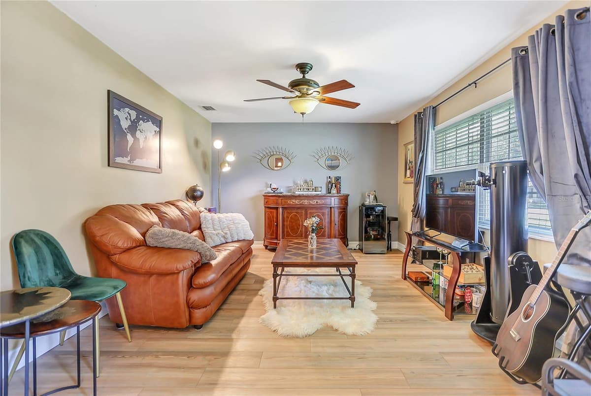 5334 LANYARD COURT — photo 10 of 35