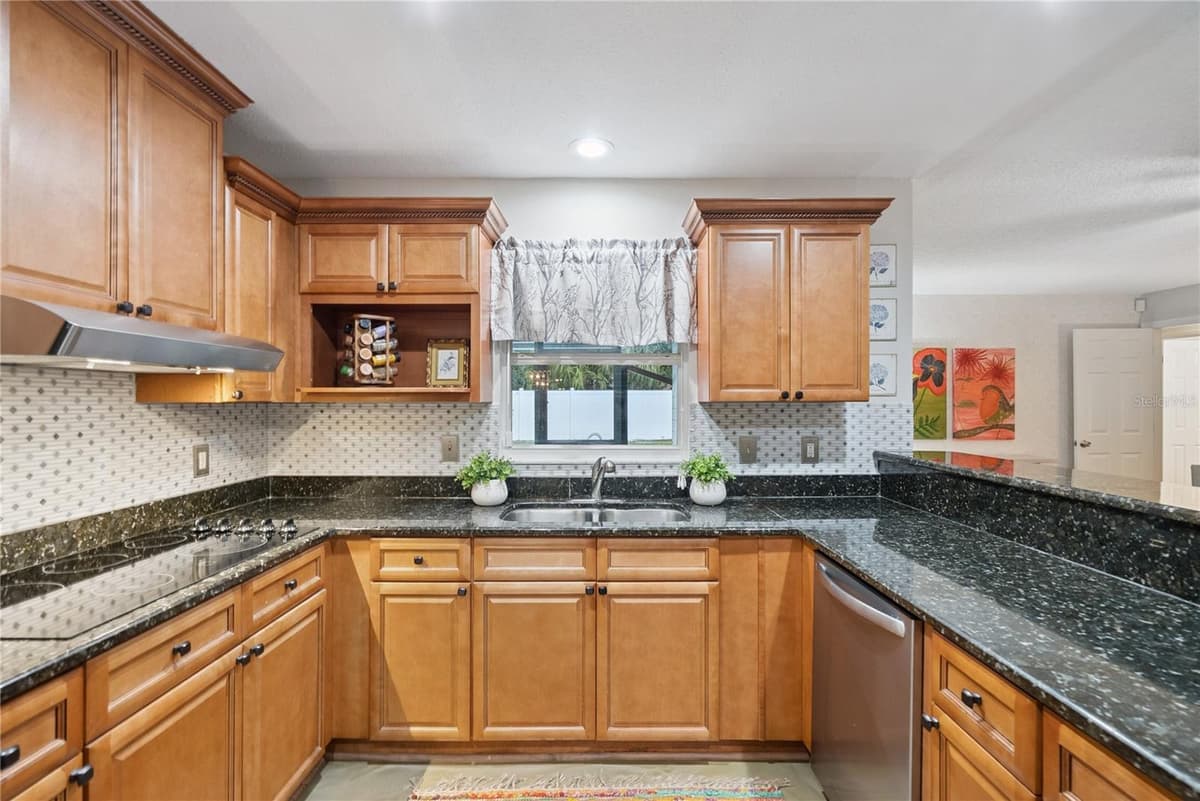 3020 NICHOLSON DRIVE — photo 3 of 55