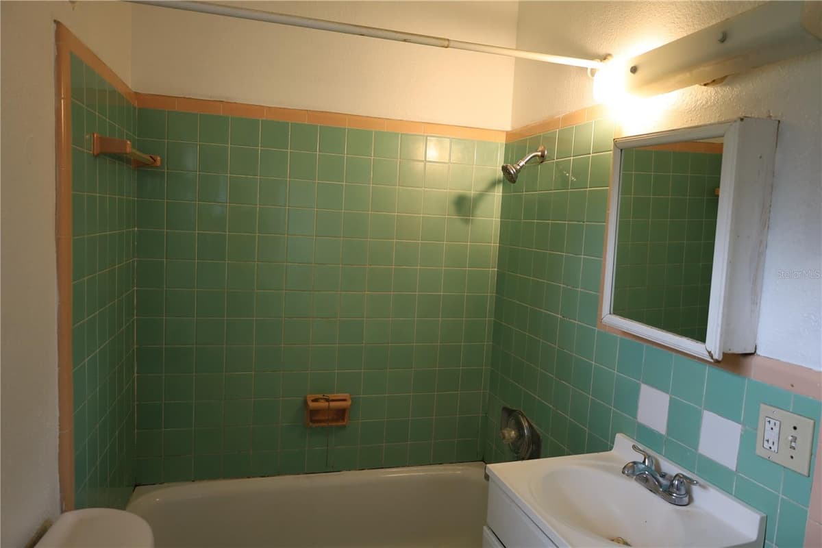 4618 20TH AVENUE — photo 8 of 18
