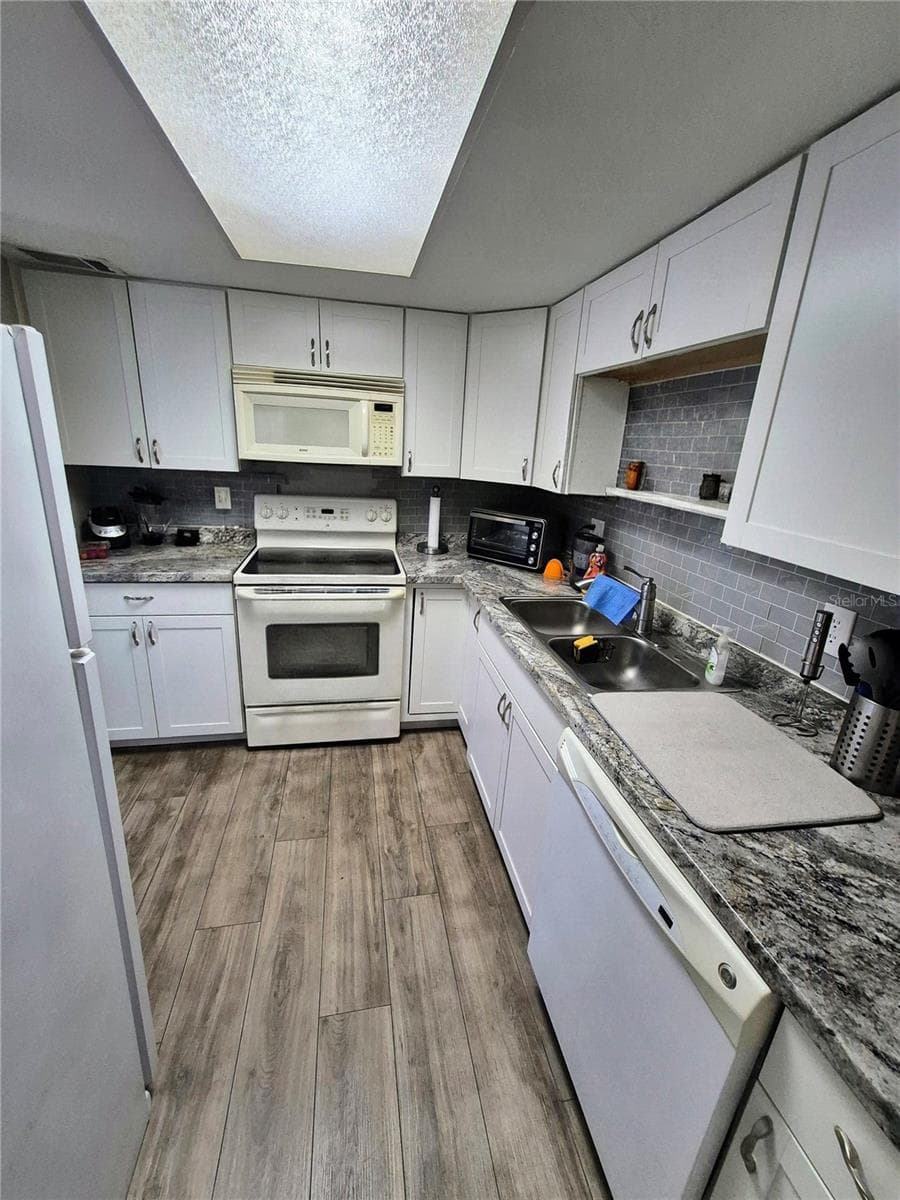 2520 CAPER LANE — photo 5 of 10