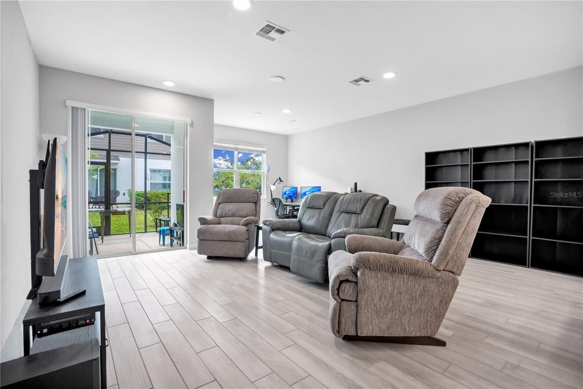 4835 JACKSTAFF WAY — photo 9 of 37