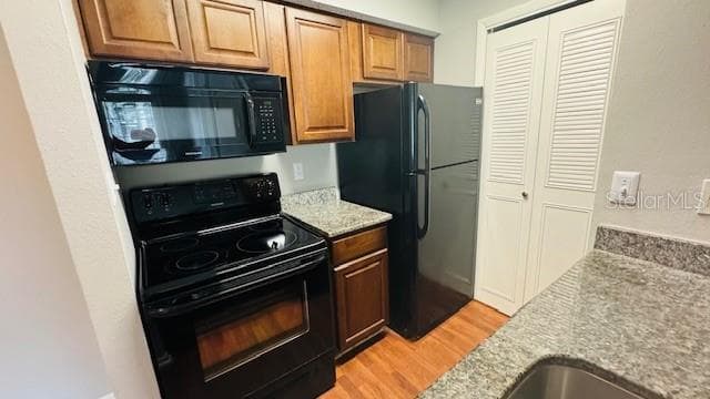 241 AFTON SQUARE — photo 4 of 21