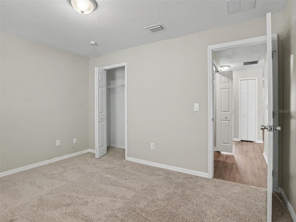 1921 MANATEE DRIVE — photo 11 of 15