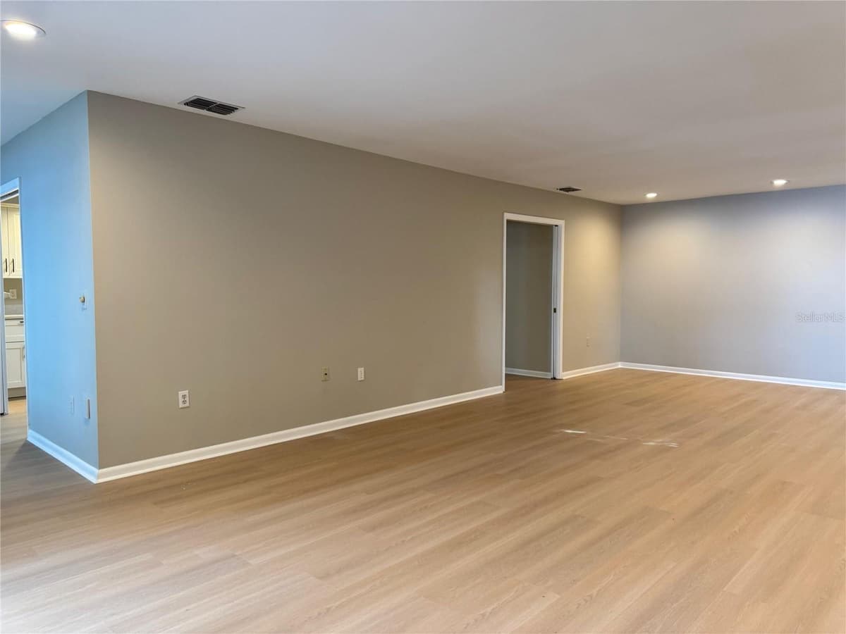 2510 CYPRESS GARDENS BOULEVARD — photo 15 of 89