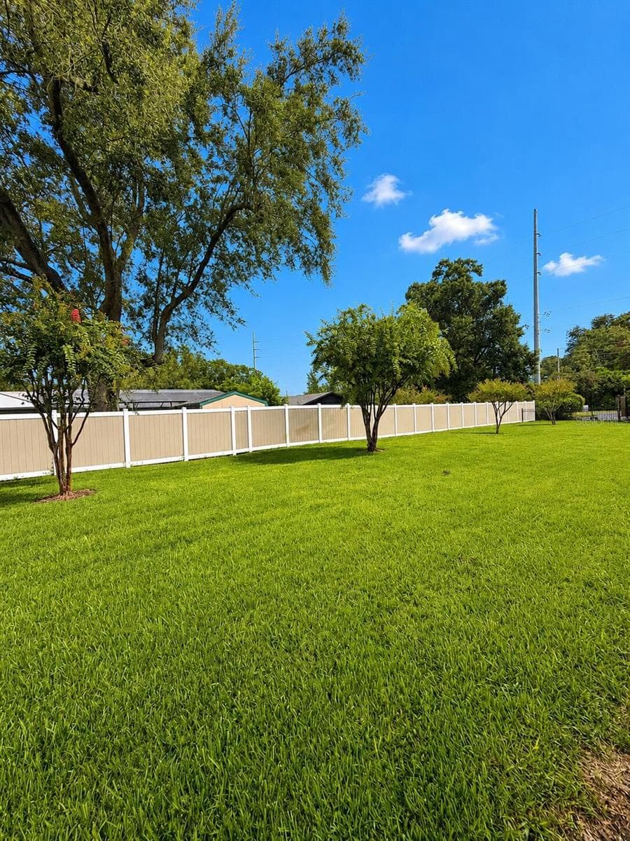 5108 LAZY OAKS DRIVE — photo 29 of 30