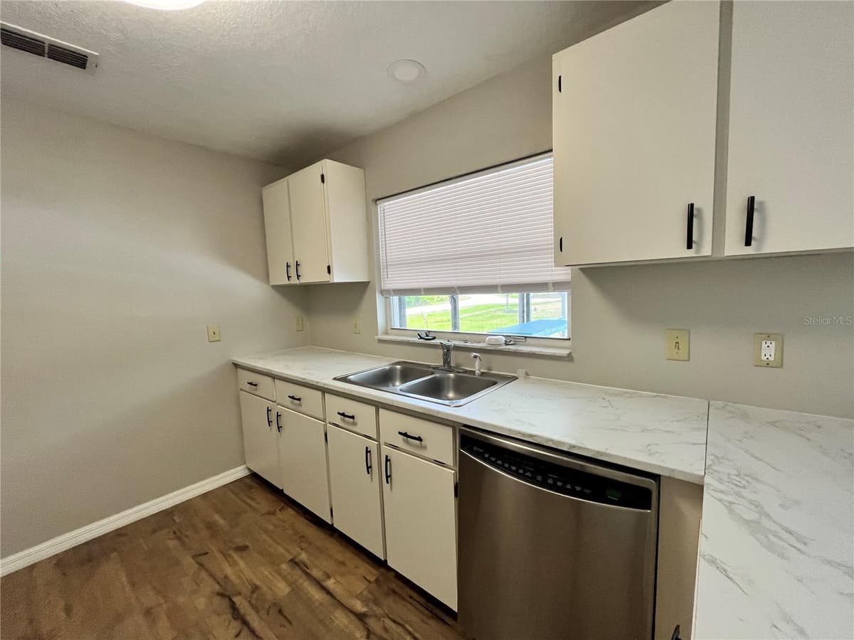 2699 BENTLEY DRIVE — photo 4 of 12