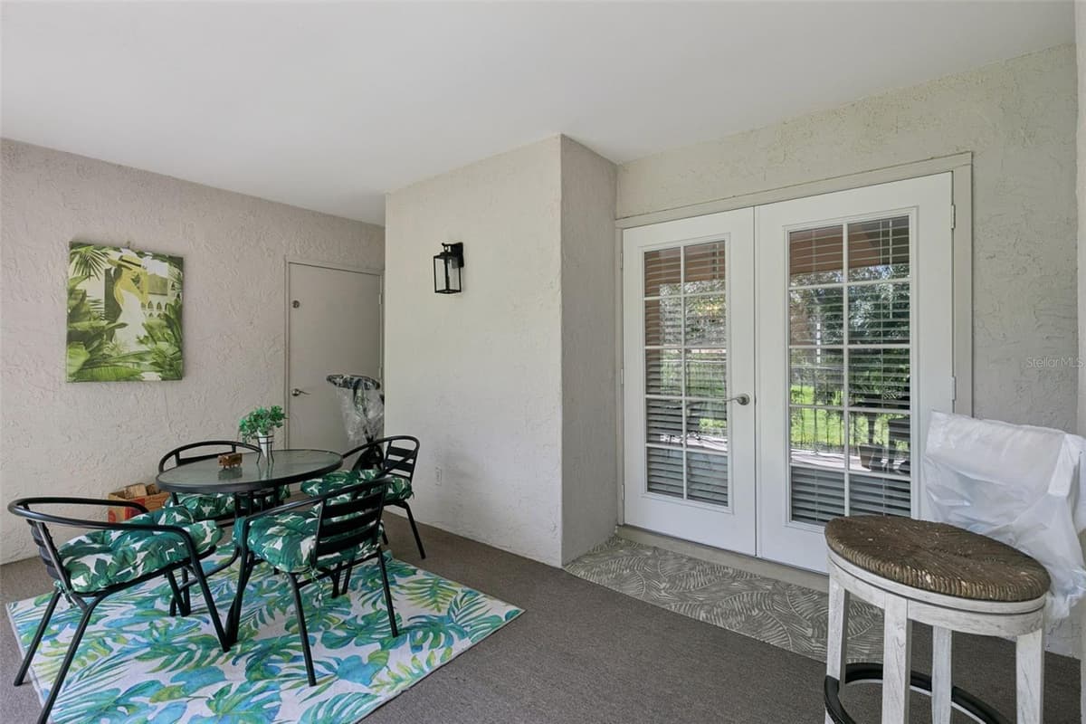 16 ESCONDIDO CIRCLE — photo 29 of 44