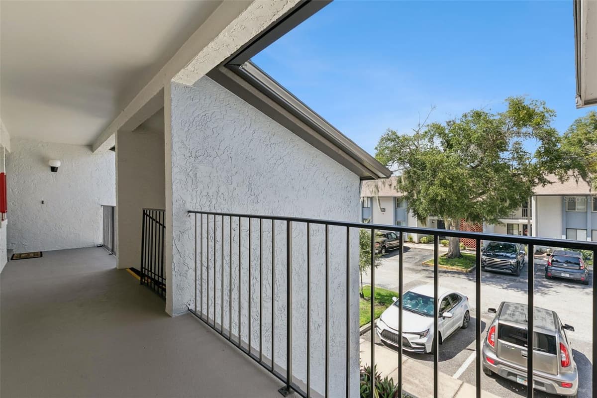 16 ESCONDIDO CIRCLE — photo 30 of 44