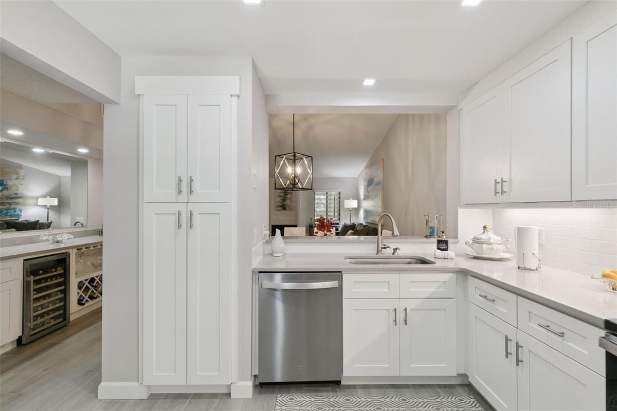 16 ESCONDIDO CIRCLE — photo 12 of 44