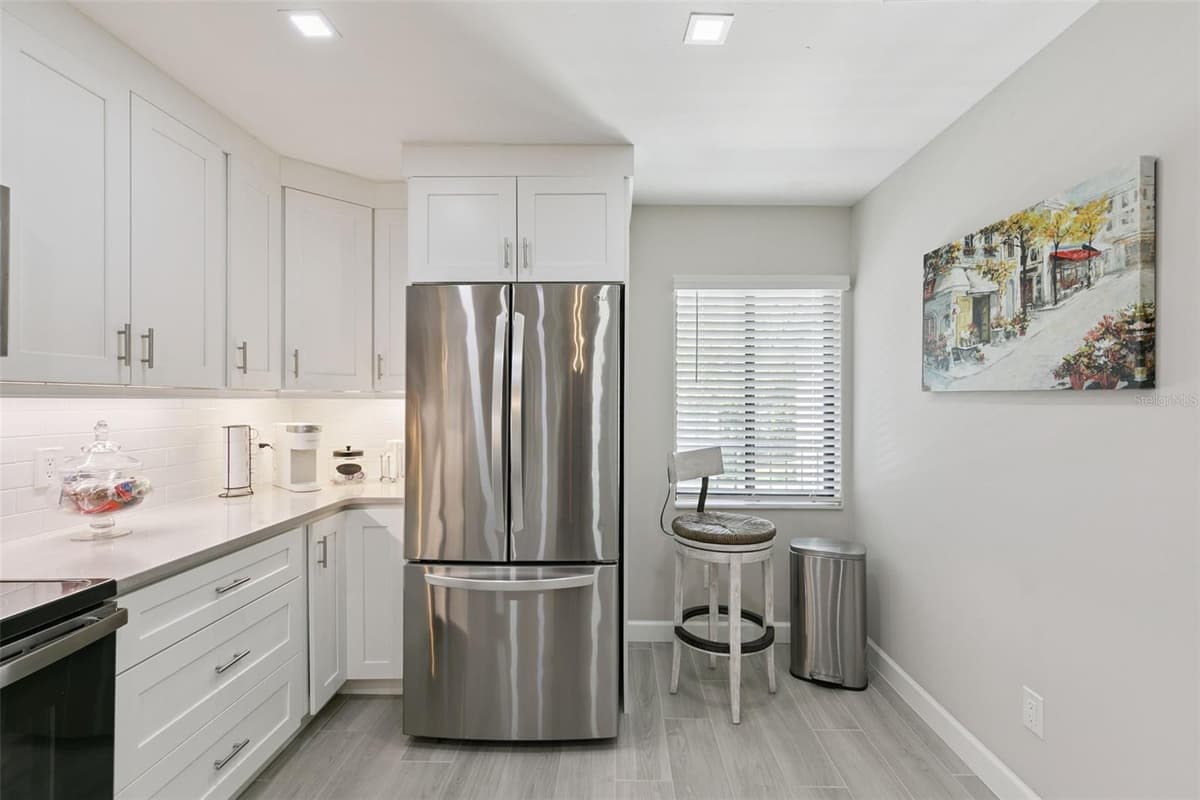 16 ESCONDIDO CIRCLE — photo 15 of 44