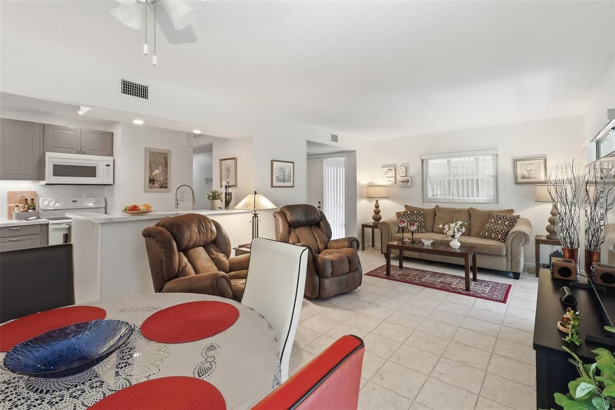 130 JASMINE WOODS COURT — photo 8 of 27