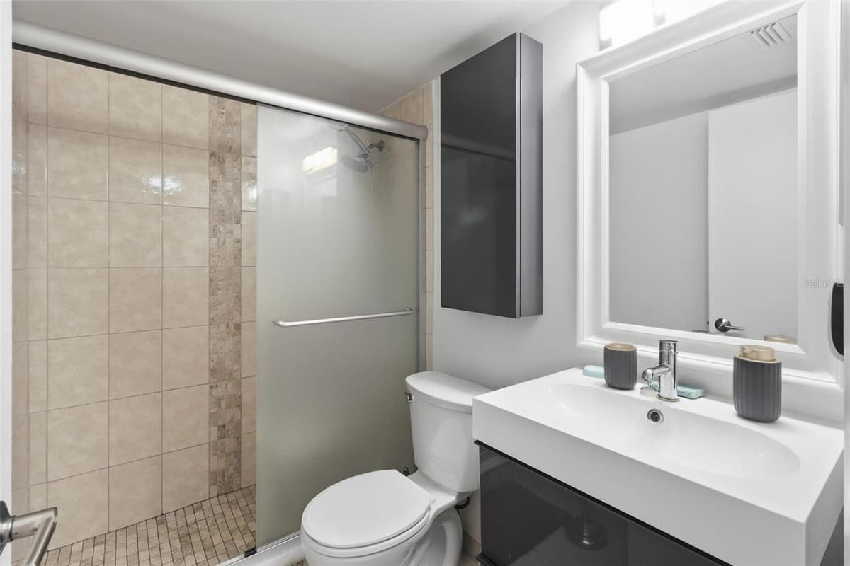 130 JASMINE WOODS COURT — photo 11 of 27