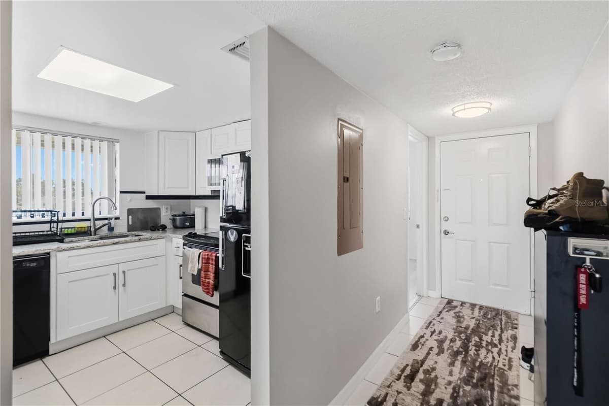 1064 LOTUS PARKWAY — photo 6 of 28