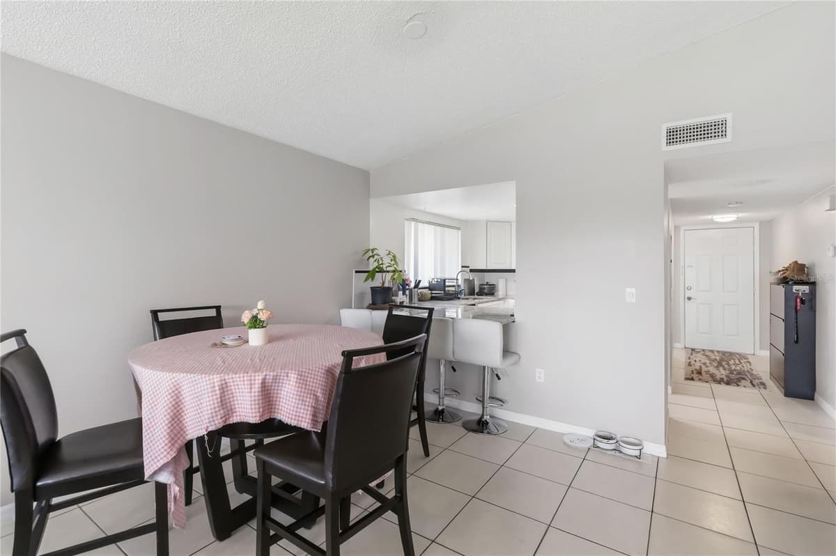 1064 LOTUS PARKWAY — photo 5 of 28