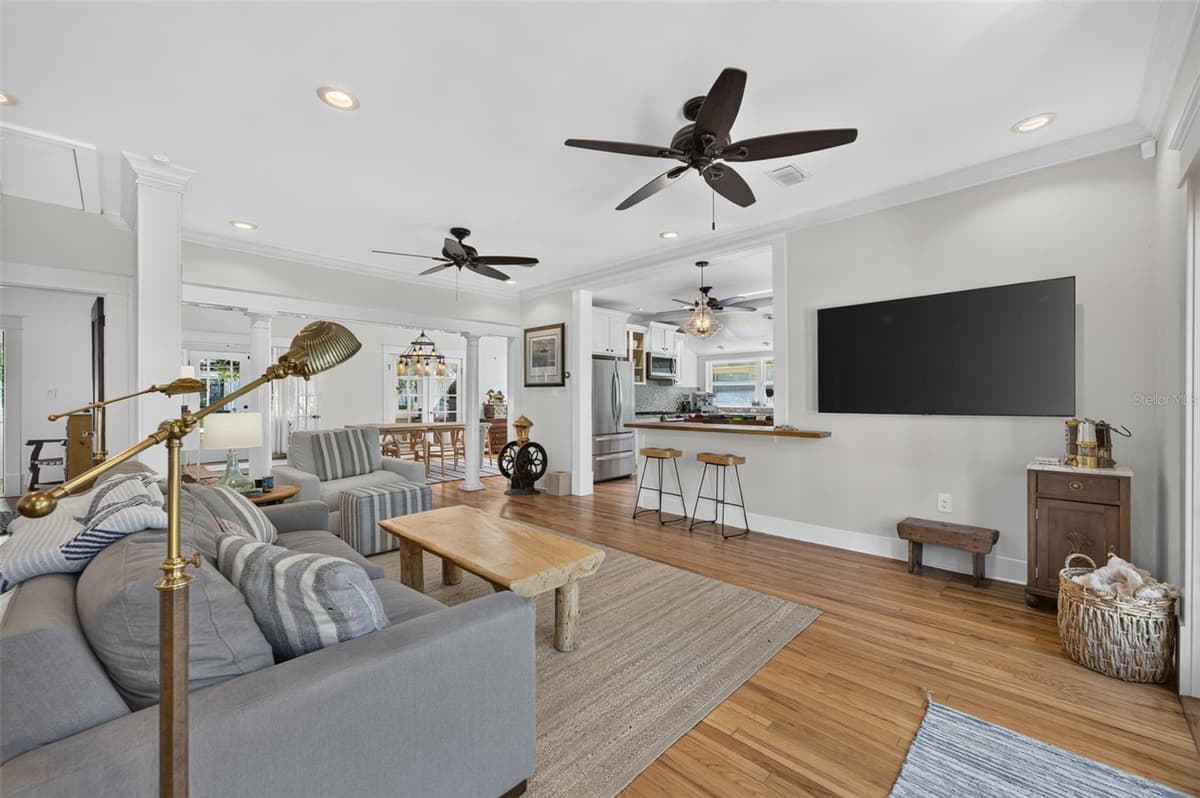 443 BROADVIEW AVENUE — photo 11 of 45