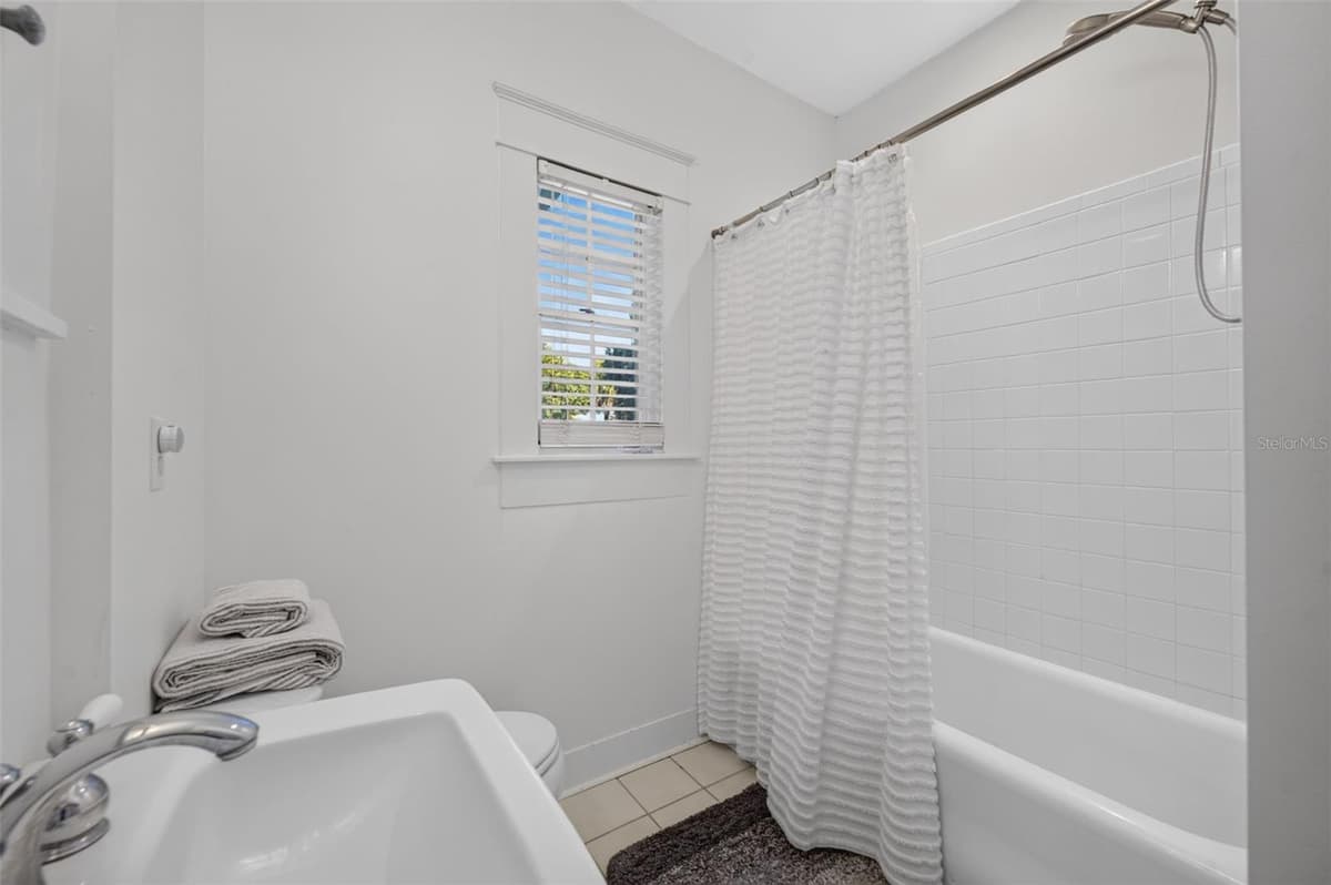 443 BROADVIEW AVENUE — photo 24 of 45