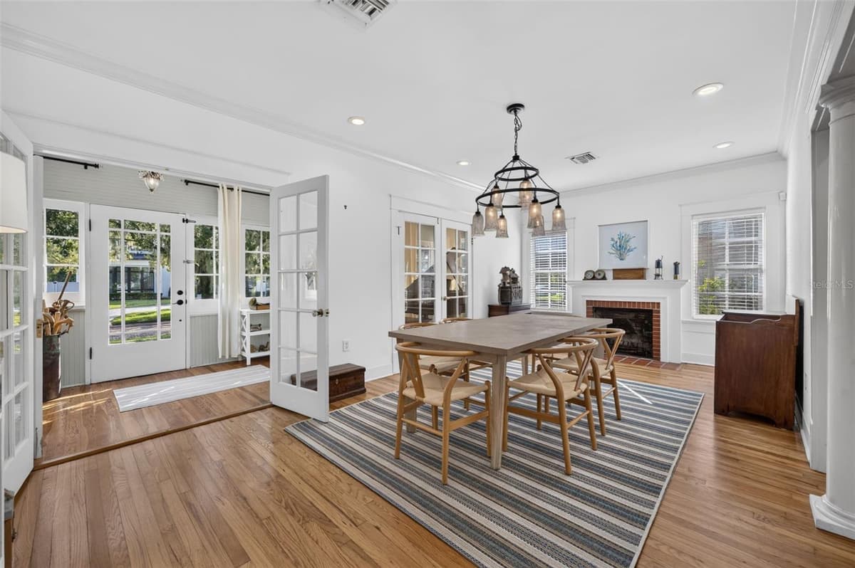 443 BROADVIEW AVENUE — photo 8 of 45