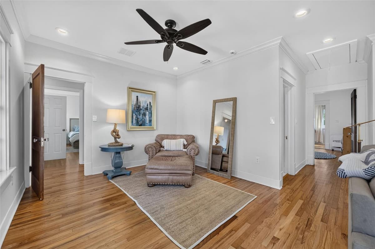 443 BROADVIEW AVENUE — photo 12 of 45