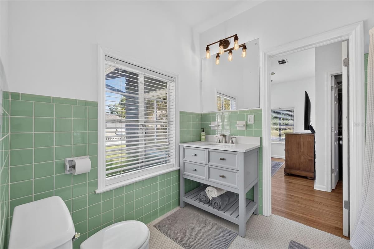 443 BROADVIEW AVENUE — photo 19 of 45