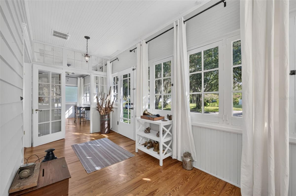 443 BROADVIEW AVENUE — photo 4 of 45