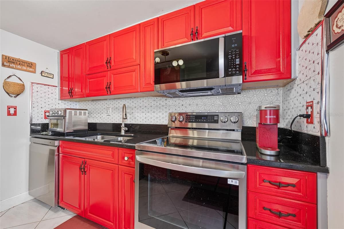 2900 ATLANTIC AVENUE — photo 6 of 36