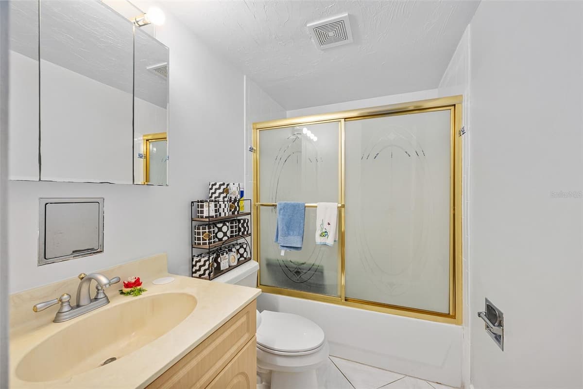 2900 ATLANTIC AVENUE — photo 18 of 36