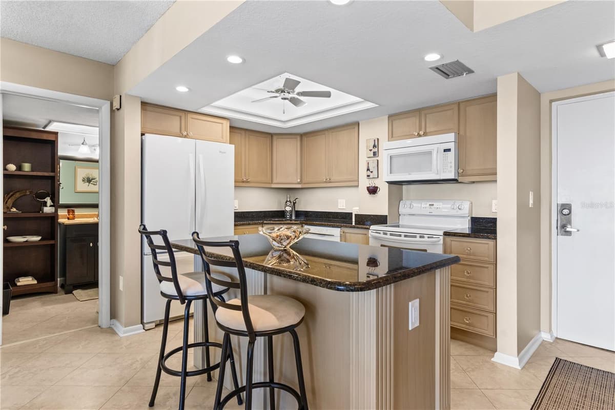 4900 BRITTANY DRIVE — photo 6 of 47