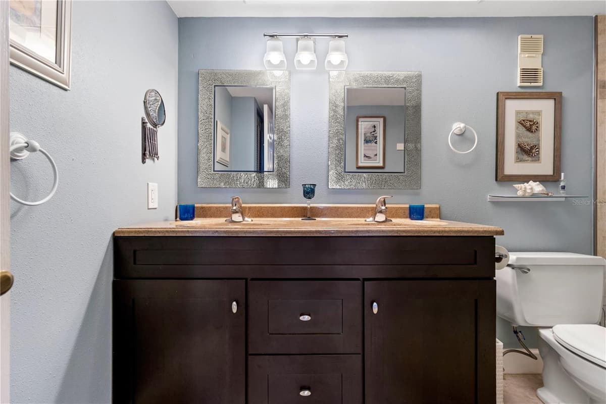 4900 BRITTANY DRIVE — photo 26 of 47