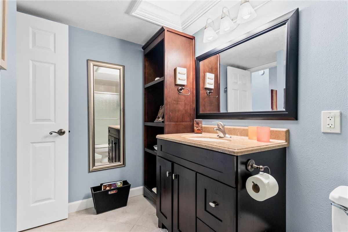 4900 BRITTANY DRIVE — photo 15 of 47