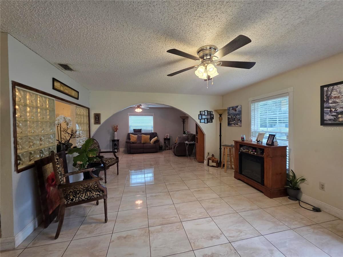 3210 SAWYER CIRCLE — photo 3 of 11