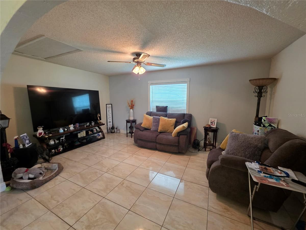 3210 SAWYER CIRCLE — photo 4 of 11