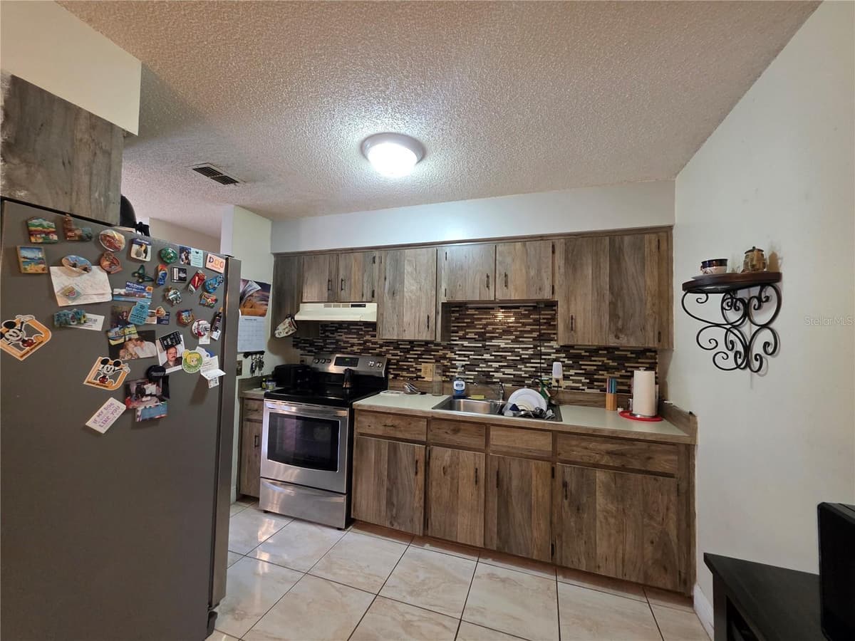 3210 SAWYER CIRCLE — photo 5 of 11