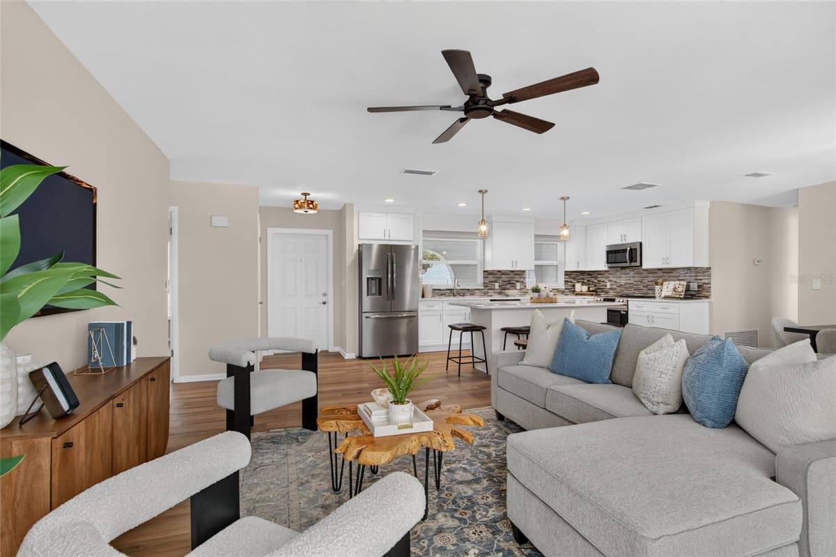 412 MAJORCA AVENUE — photo 10 of 31