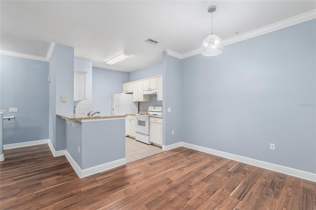 1315 EASTERN PECAN PLACE — photo 9 of 22