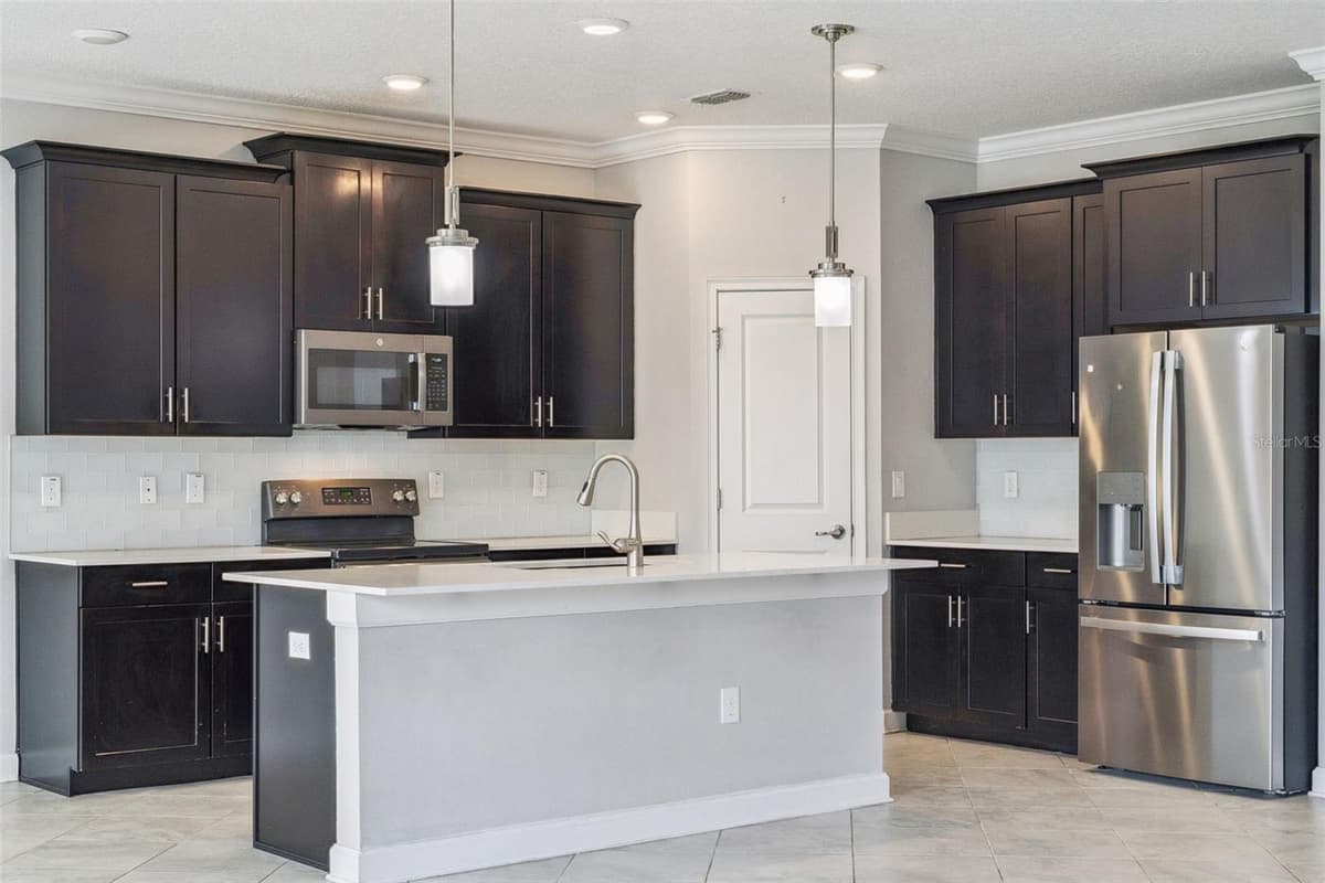 8001 POND APPLE DRIVE — photo 19 of 74