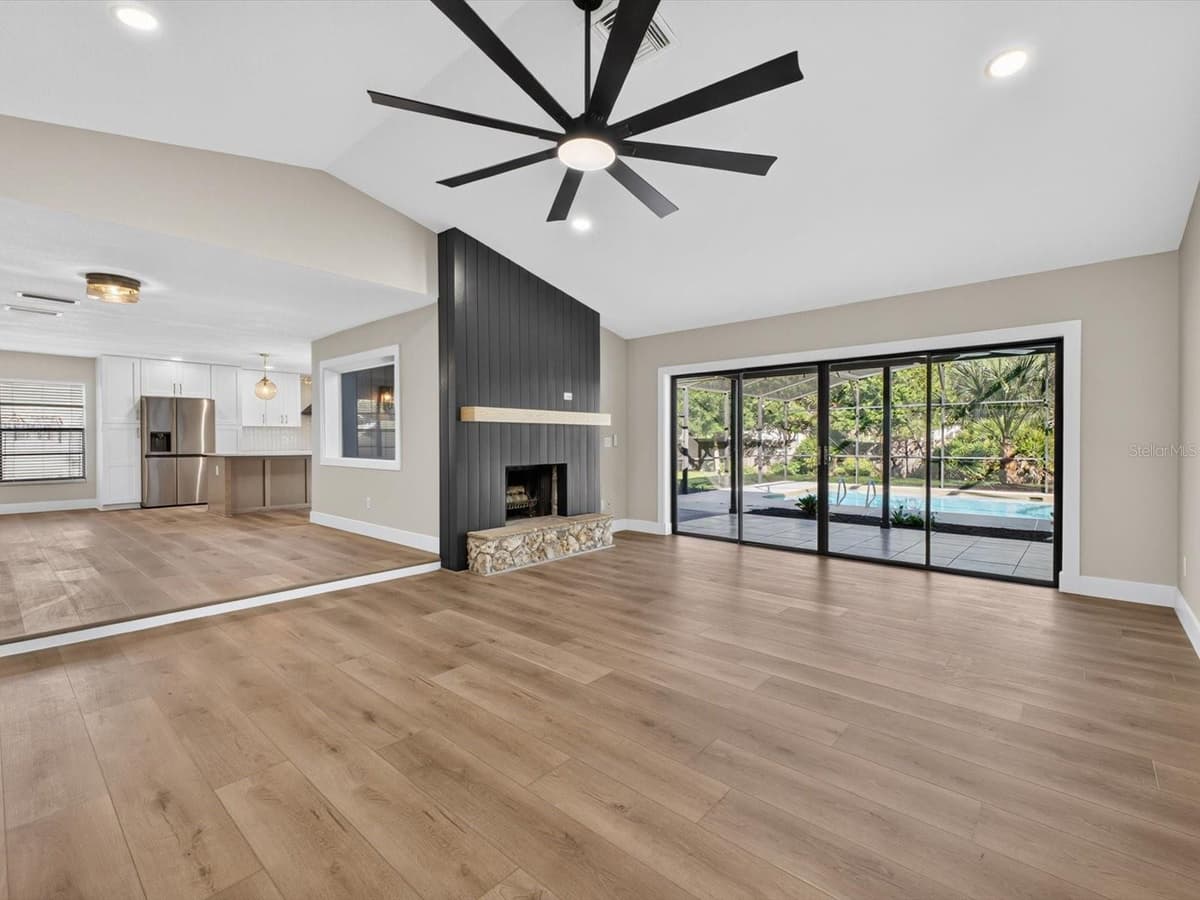 2183 BENT OAK DRIVE — photo 4 of 41