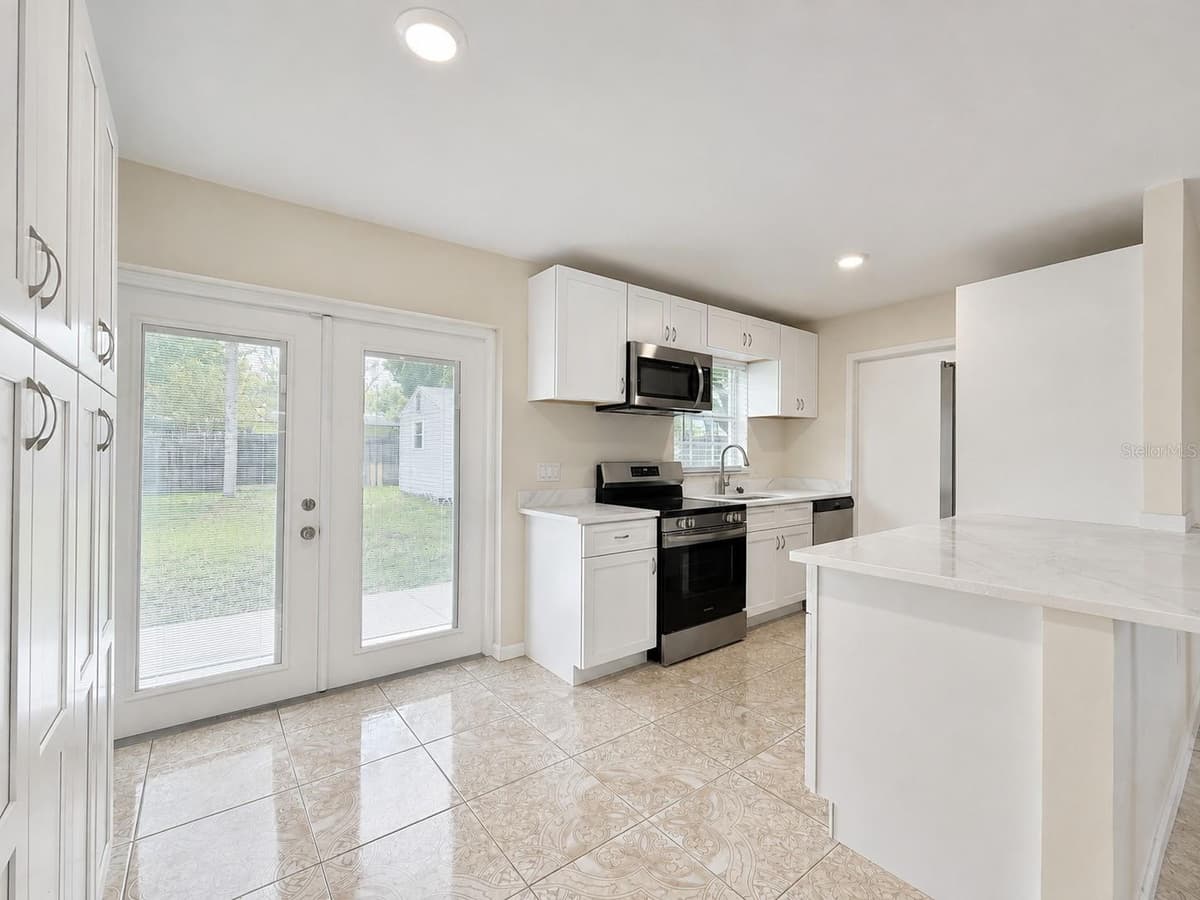 601 CATWOOD DRIVE — photo 6 of 28