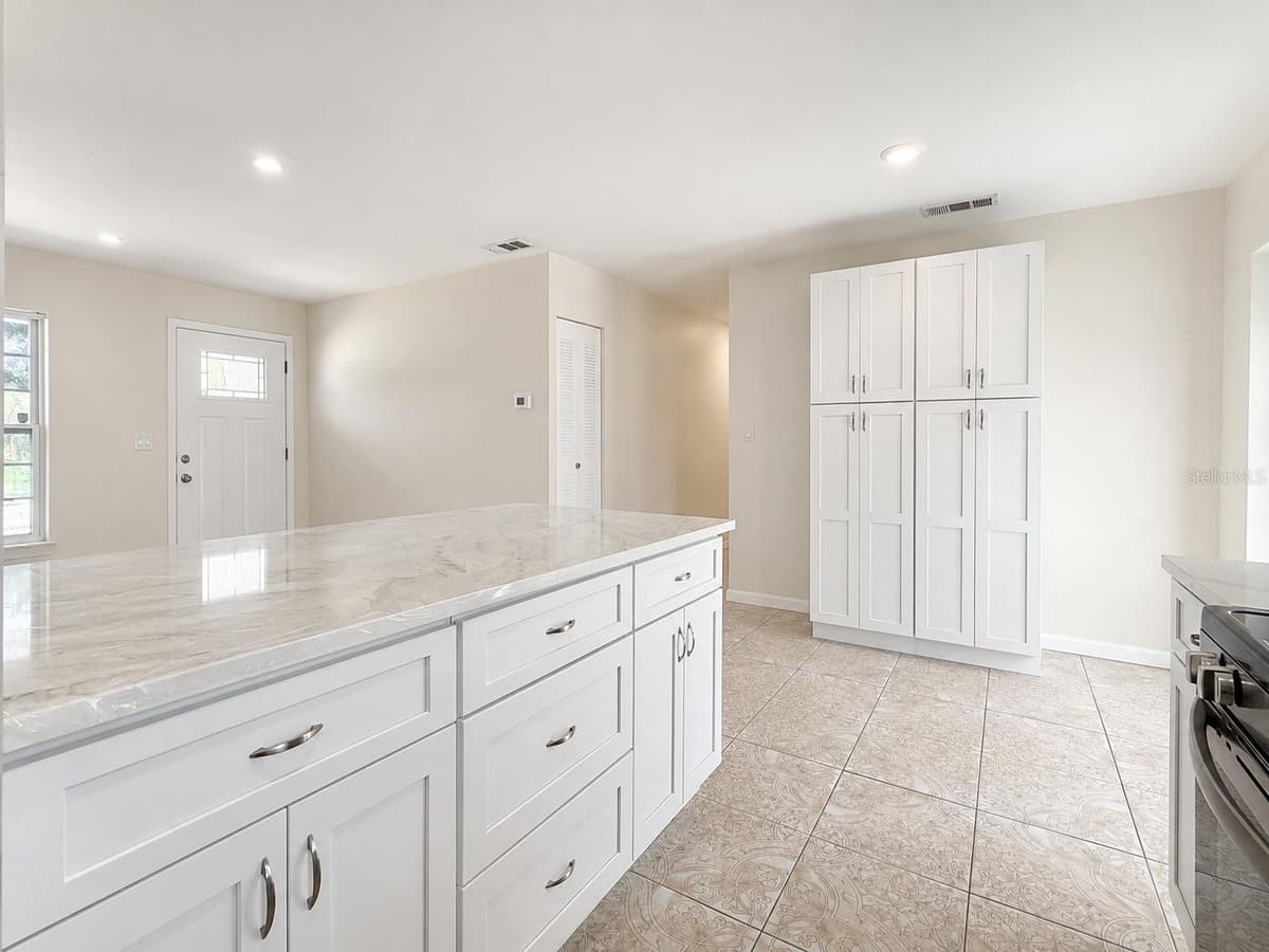 601 CATWOOD DRIVE — photo 8 of 28