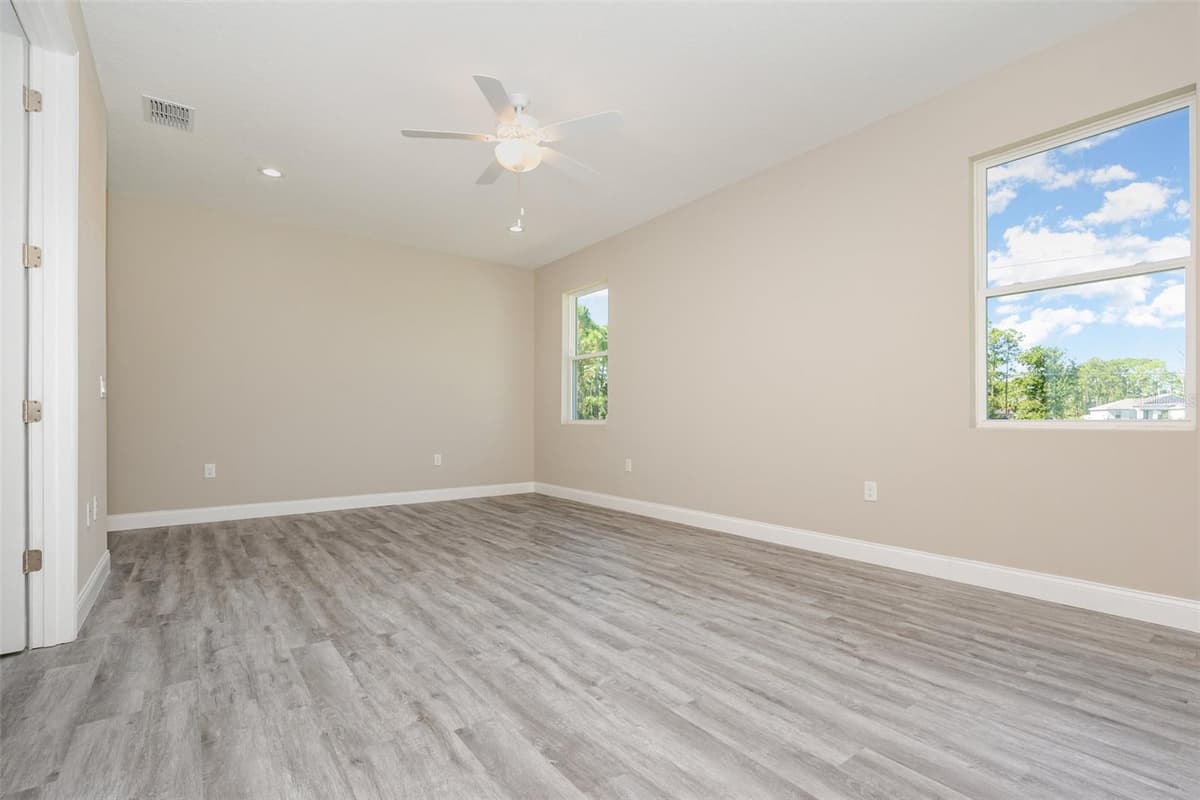 900 LAVA STREET — photo 15 of 37
