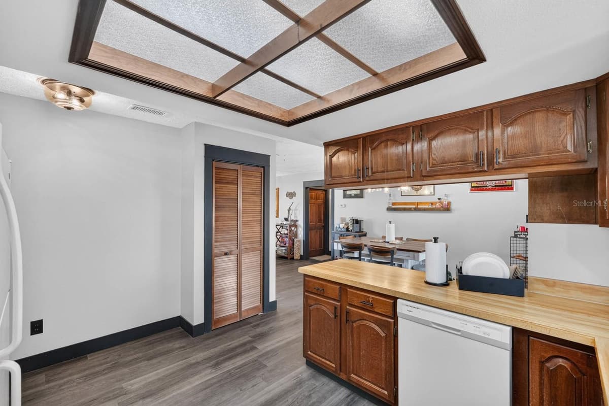 2114 EL CAMPO AVENUE — photo 14 of 36
