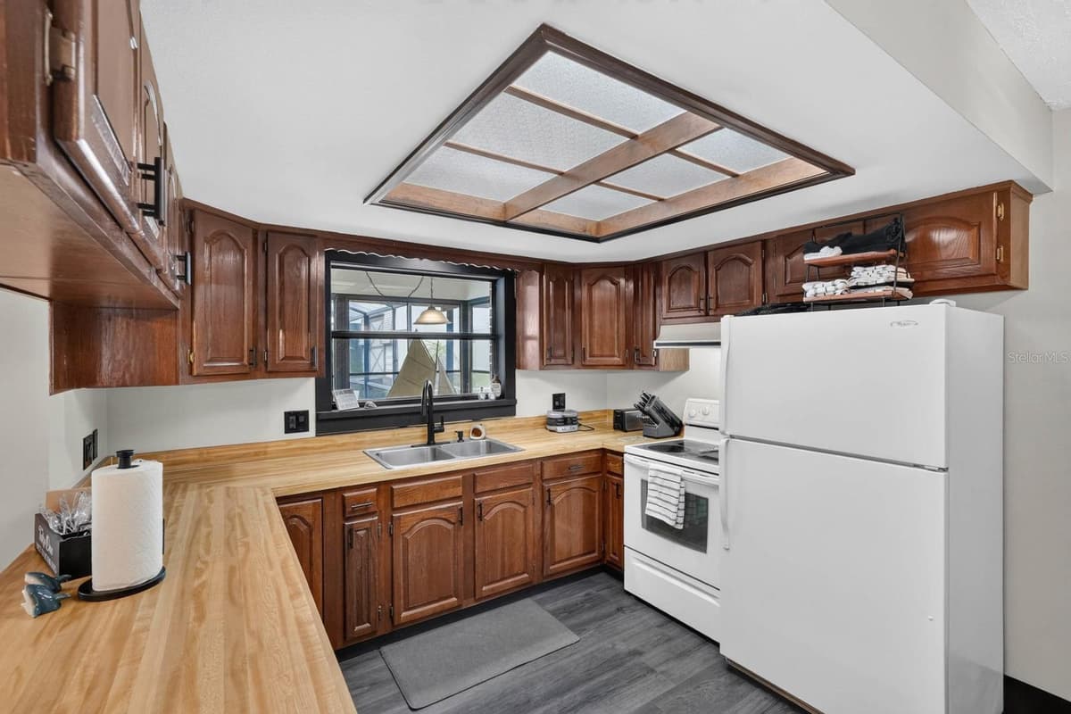 2114 EL CAMPO AVENUE — photo 16 of 36