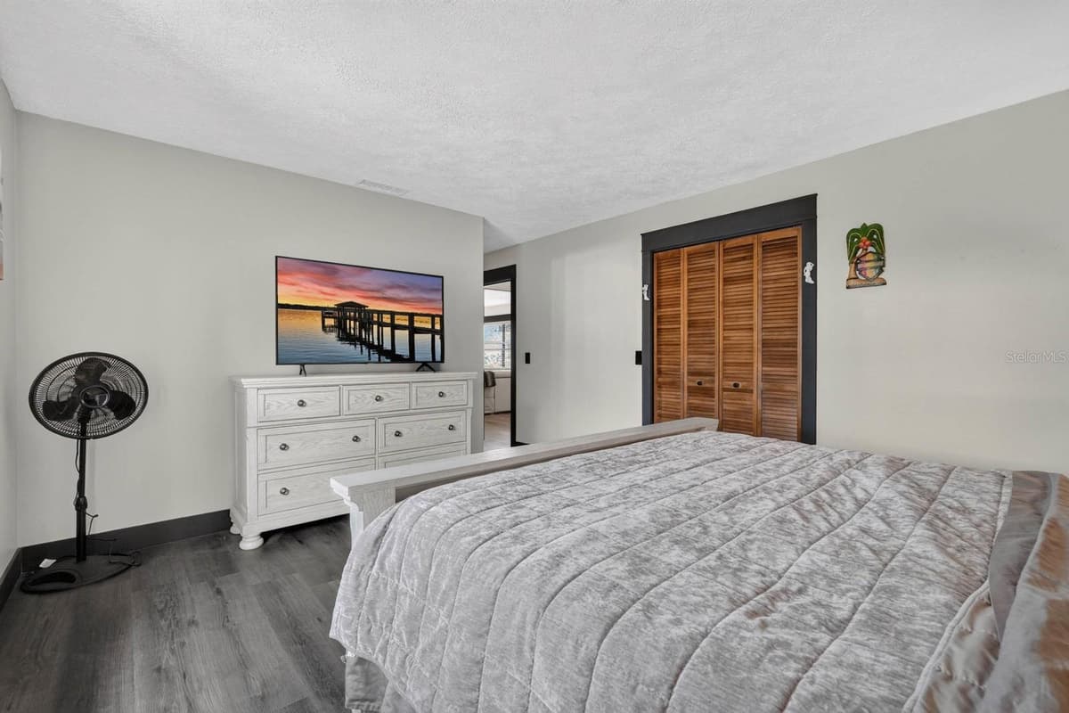 2114 EL CAMPO AVENUE — photo 19 of 36