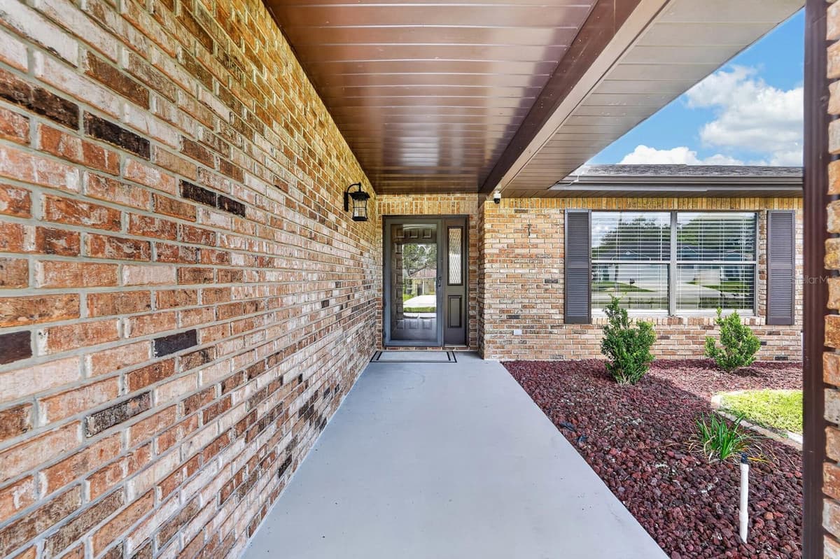 2114 EL CAMPO AVENUE — photo 6 of 36