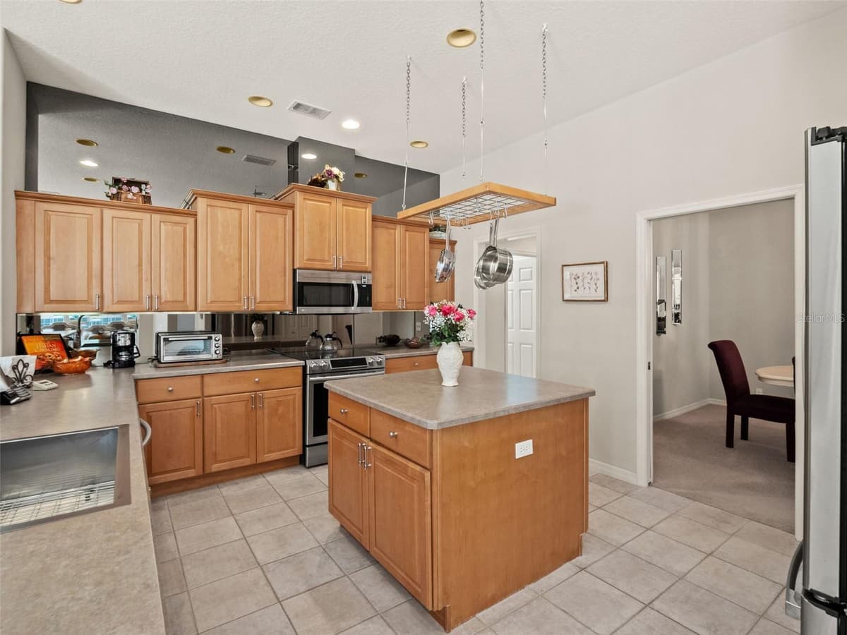 5325 LAKE BLUFF TERRACE — photo 17 of 43