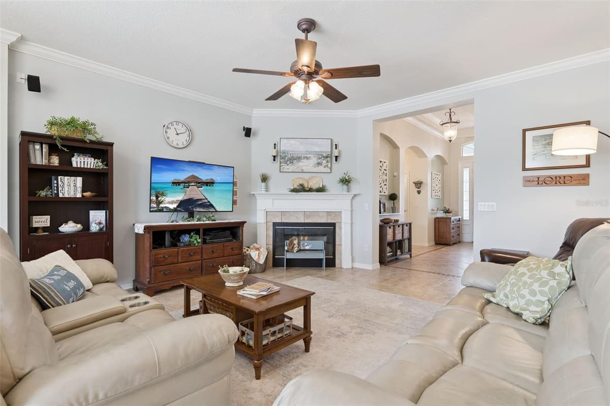 106 OAK HAVEN CIRCLE — photo 10 of 39