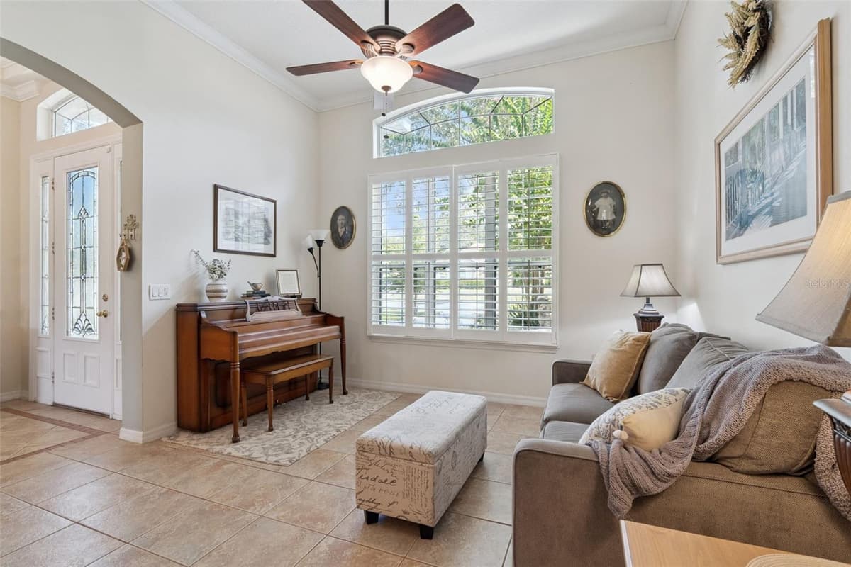 106 OAK HAVEN CIRCLE — photo 5 of 39