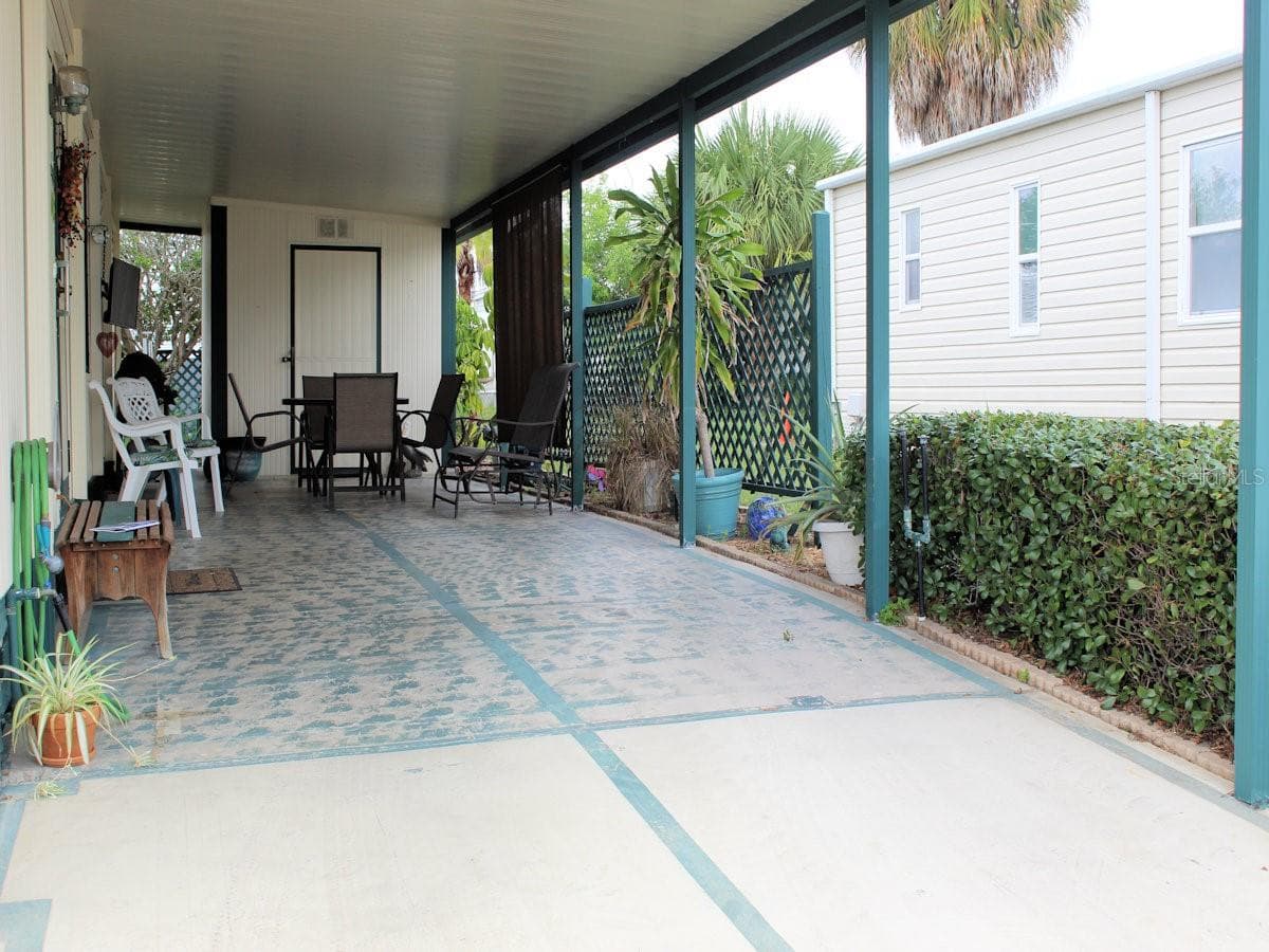 802 DATE PALM STREET — photo 2 of 15