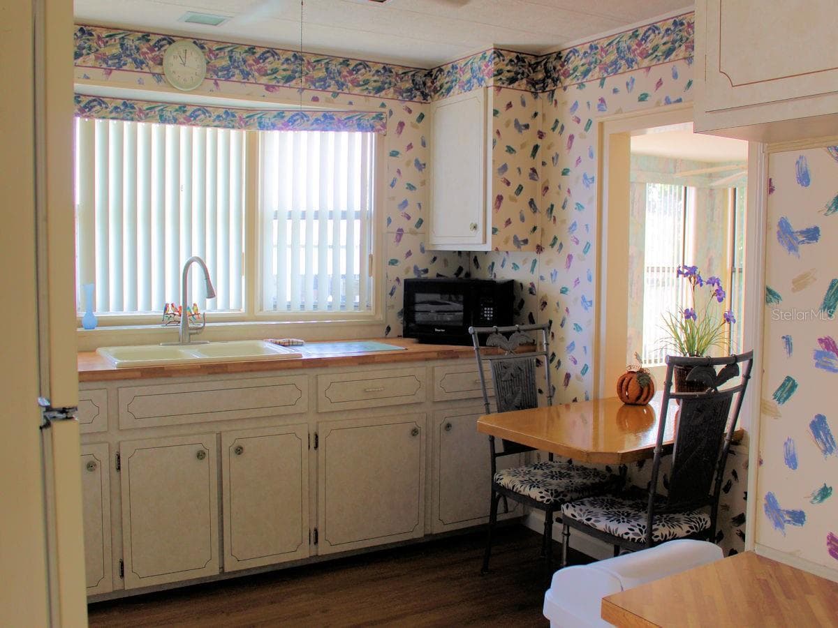 802 DATE PALM STREET — photo 4 of 15