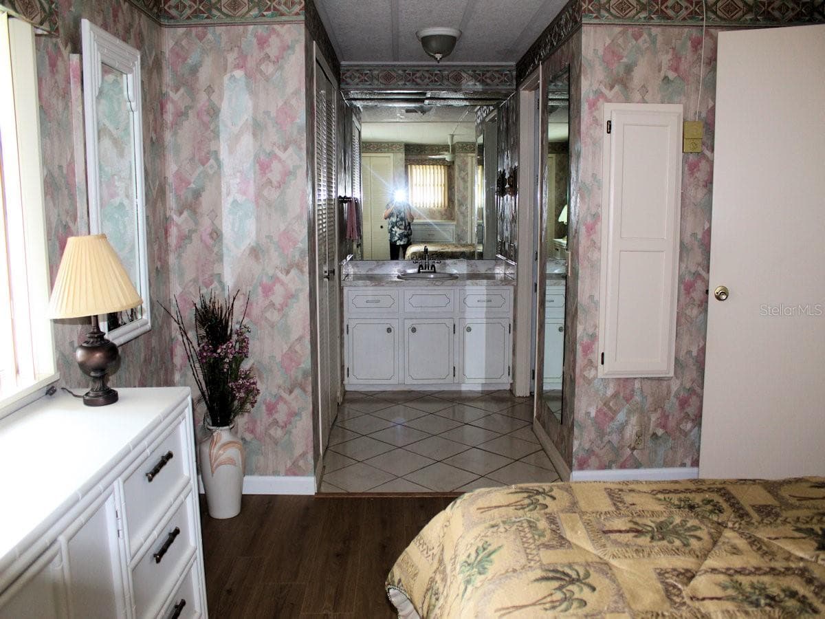802 DATE PALM STREET — photo 12 of 15