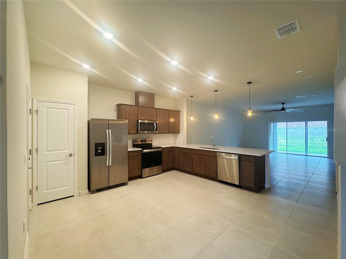 393 MEADOWLAND POINT — photo 5 of 30